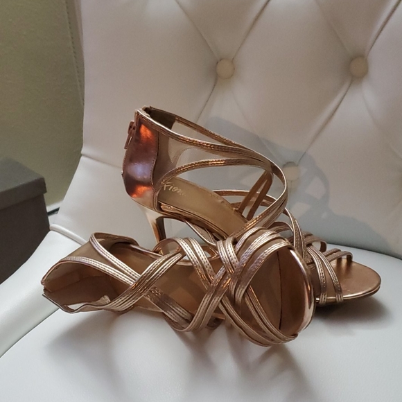 Shoes - Picture 6 of 6